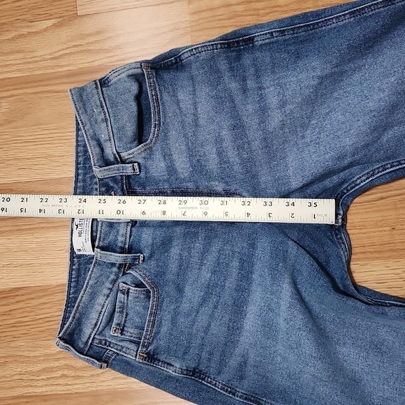 Hollister Curvy High-Rise Medium Wash Straight Jeans size 5 - Picture 5 of 7